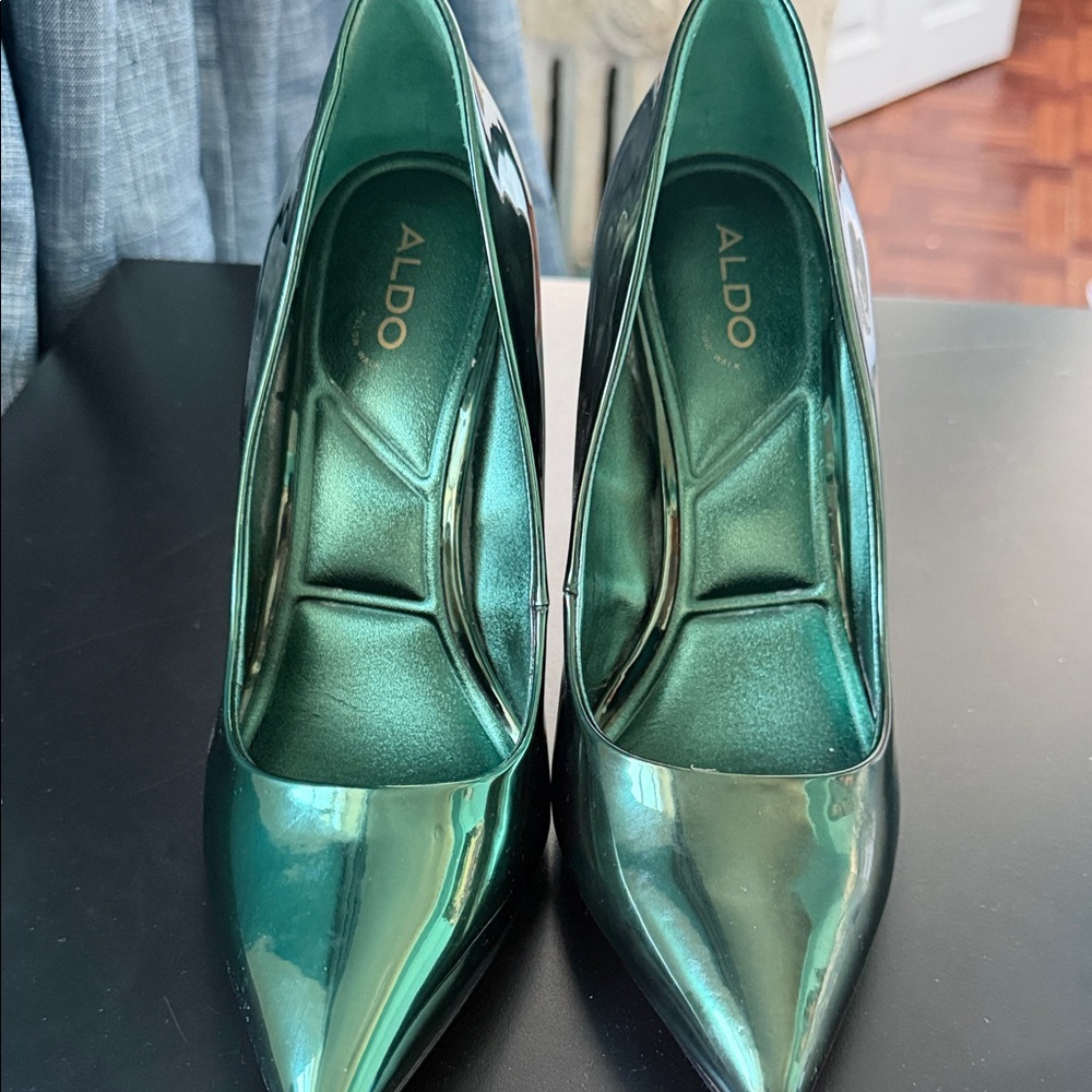 ALDO Metallic Emerald Green Pointed Toe Heels